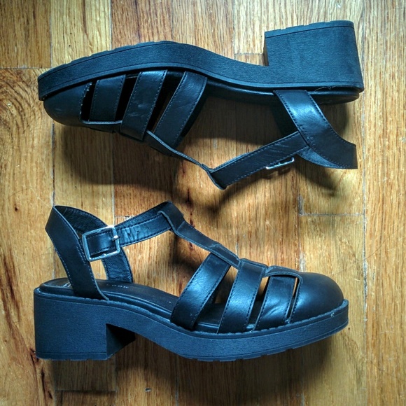 chunky fisherman sandals